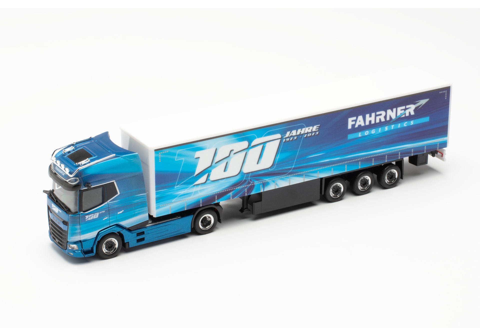 DAF XG+ curtain canvas semitrailer truck „Fahrner Logistik“