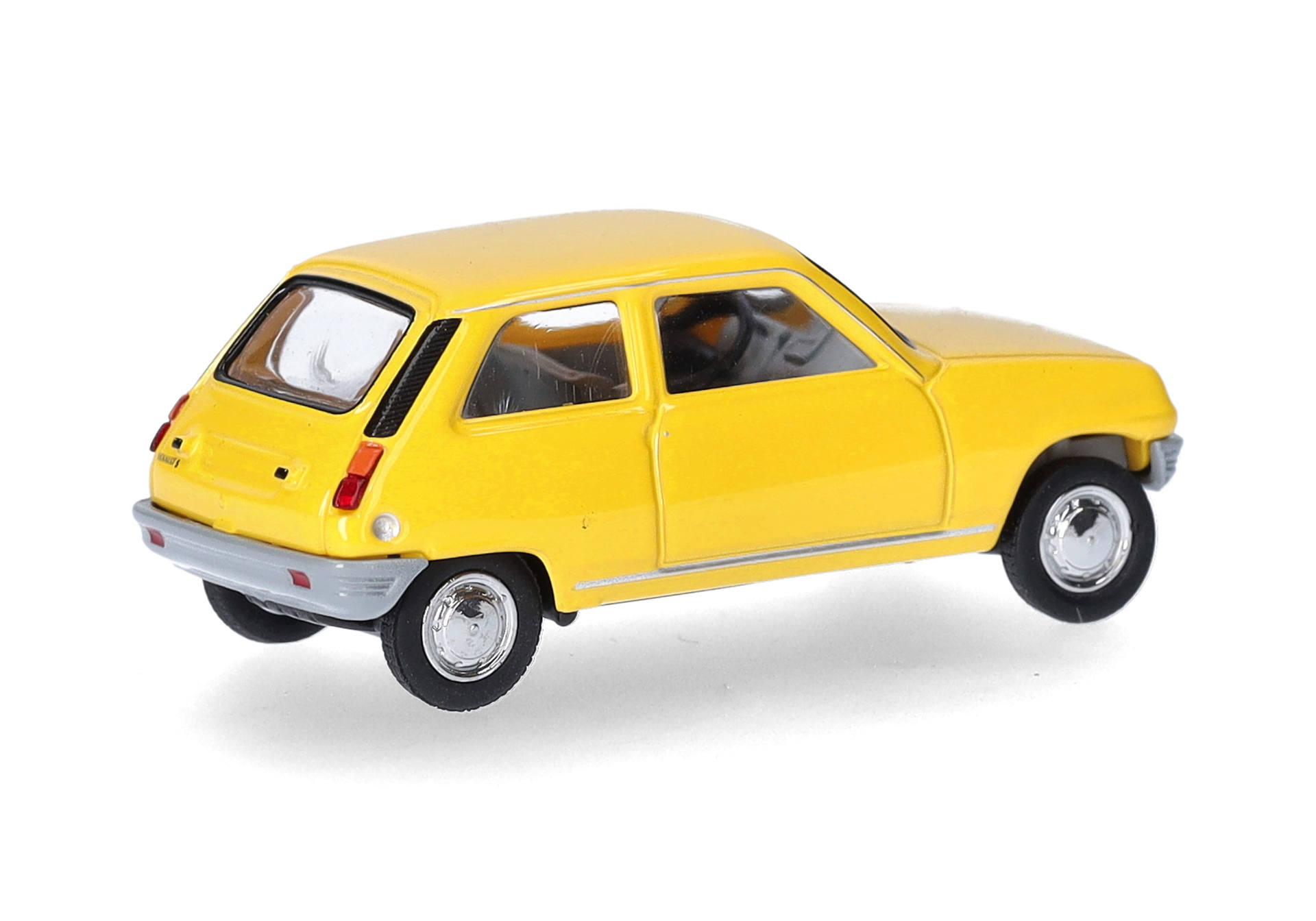 Renault R5, yellow
