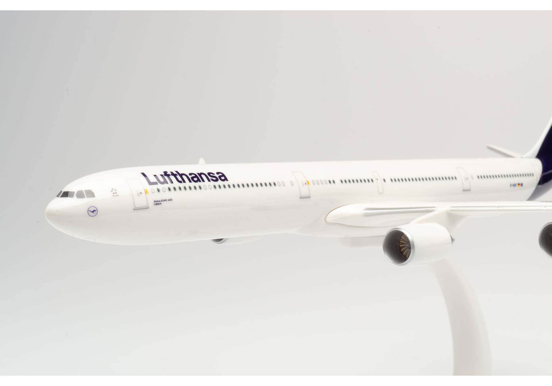 Lufthansa Airbus A340-600 "Lübeck"