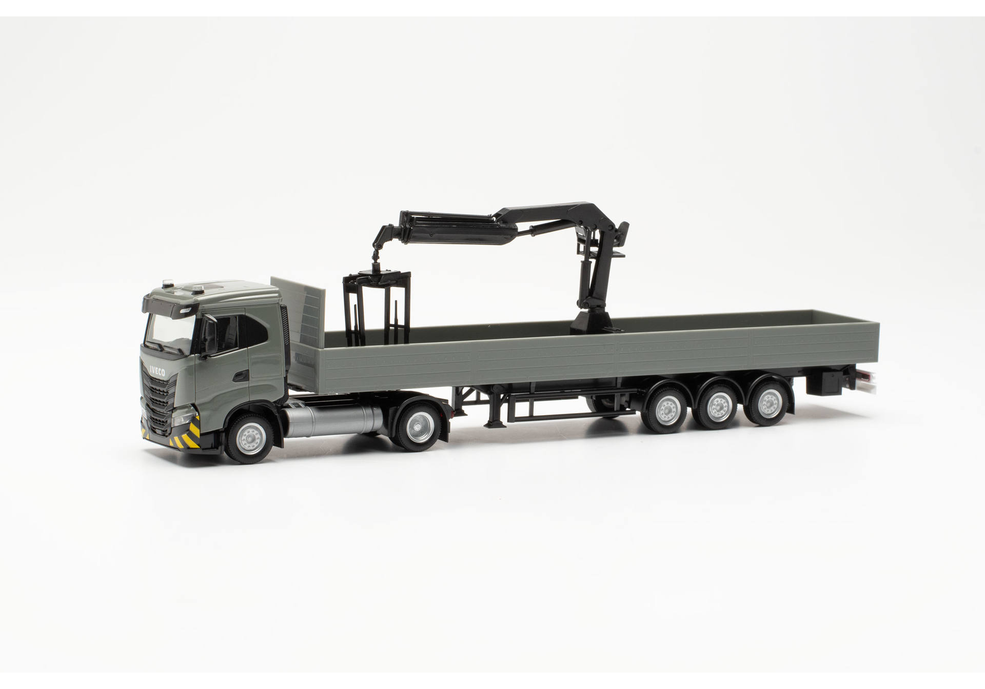 Iveco S-Way ND flat bed semitrailer with crane, grey/yellow