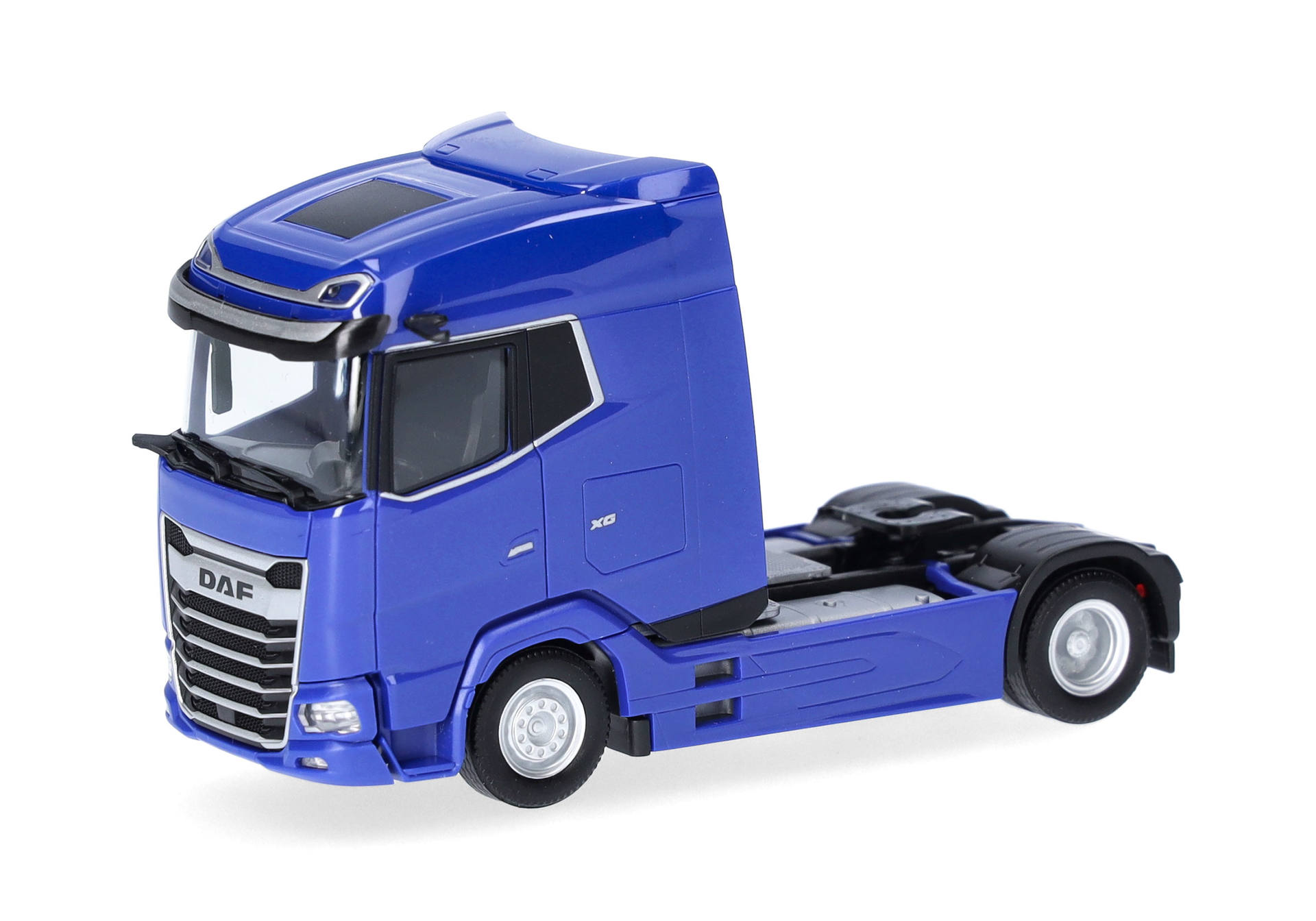 DAF XG rigid tractor 2axles, ultramarine blue