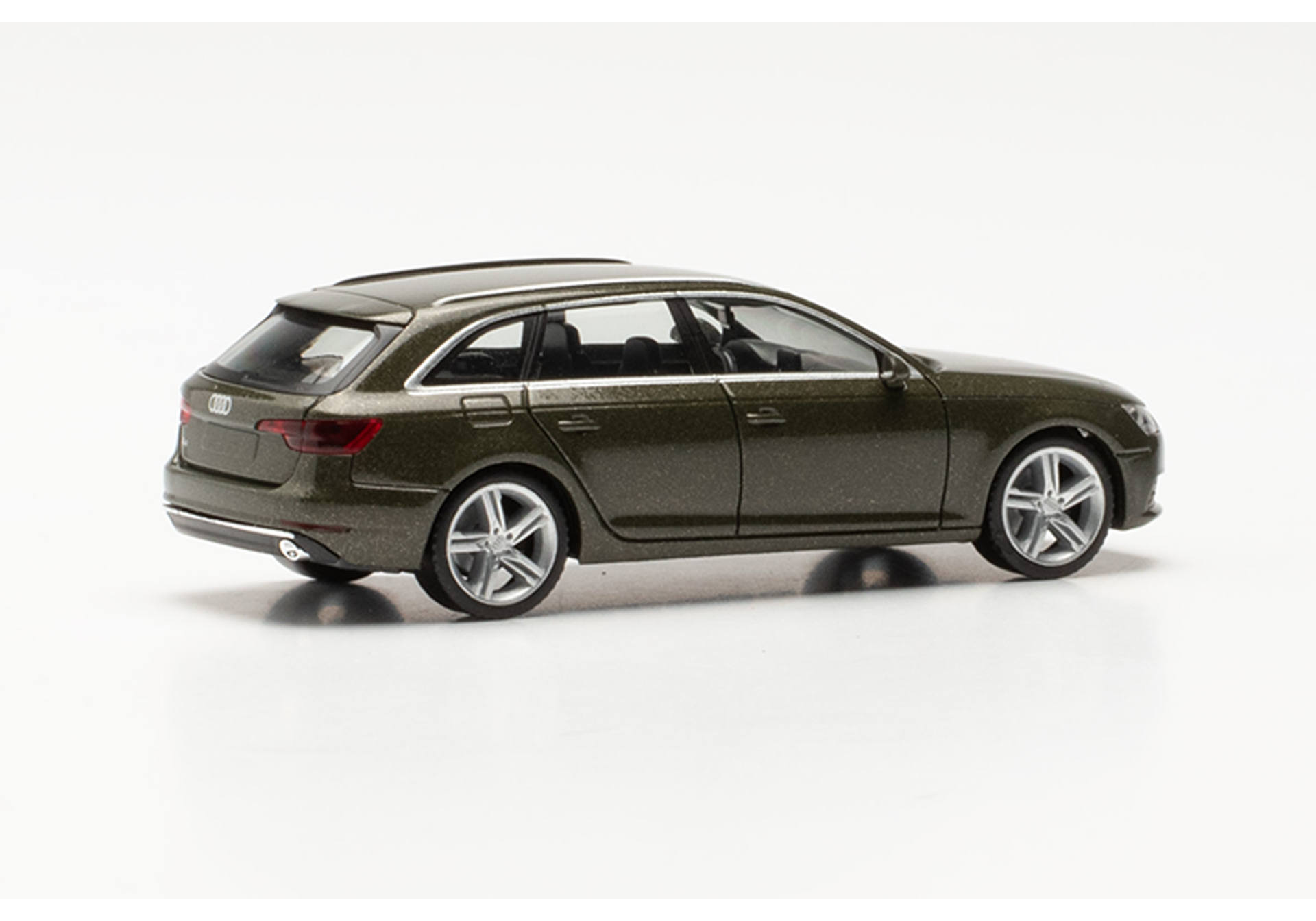 Herpa Audi A4 Avant, distriktgrün metallic 038577-004