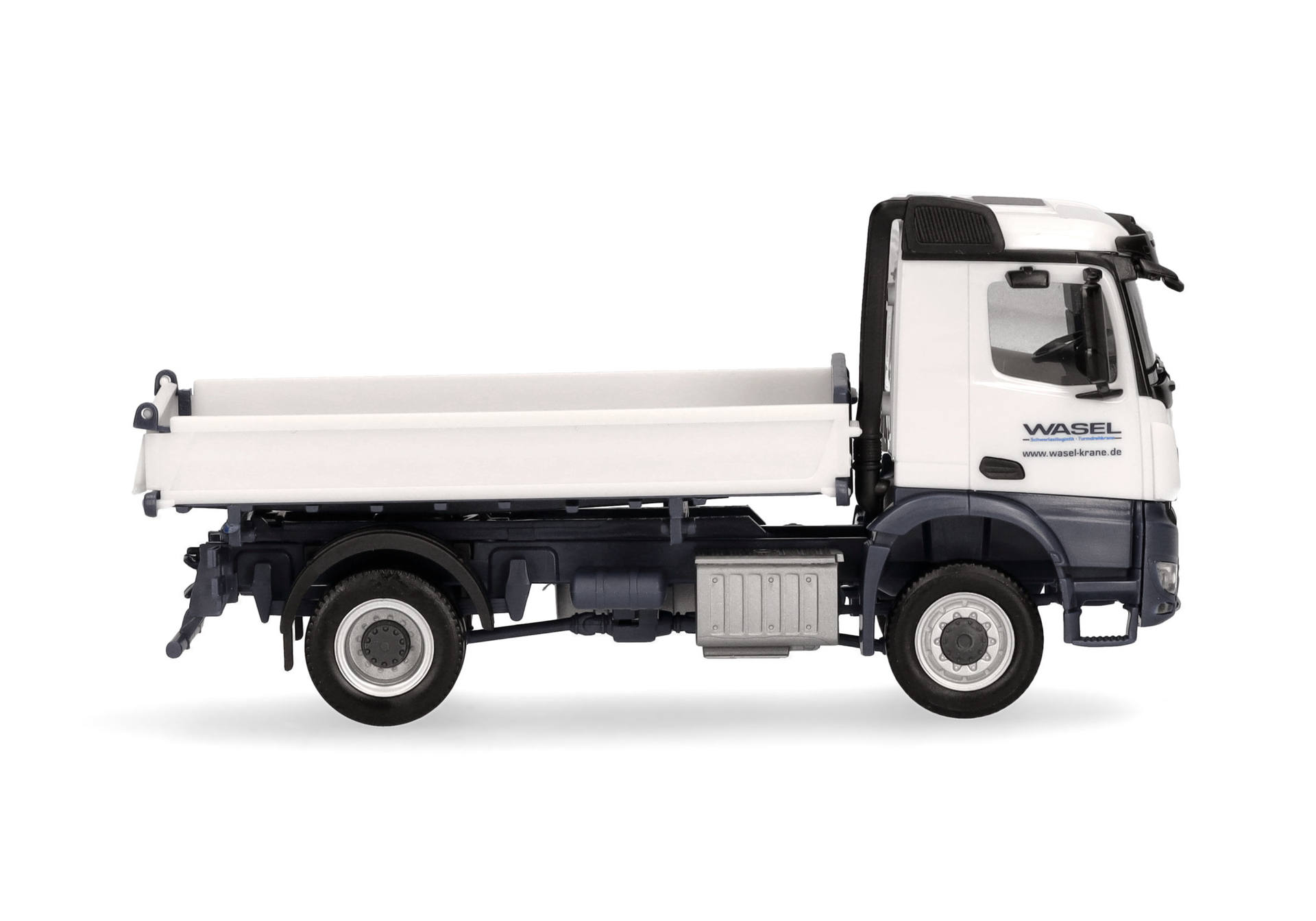 Mercedes-Benz Arocs M 4x4 three-way dumper "Wasel"