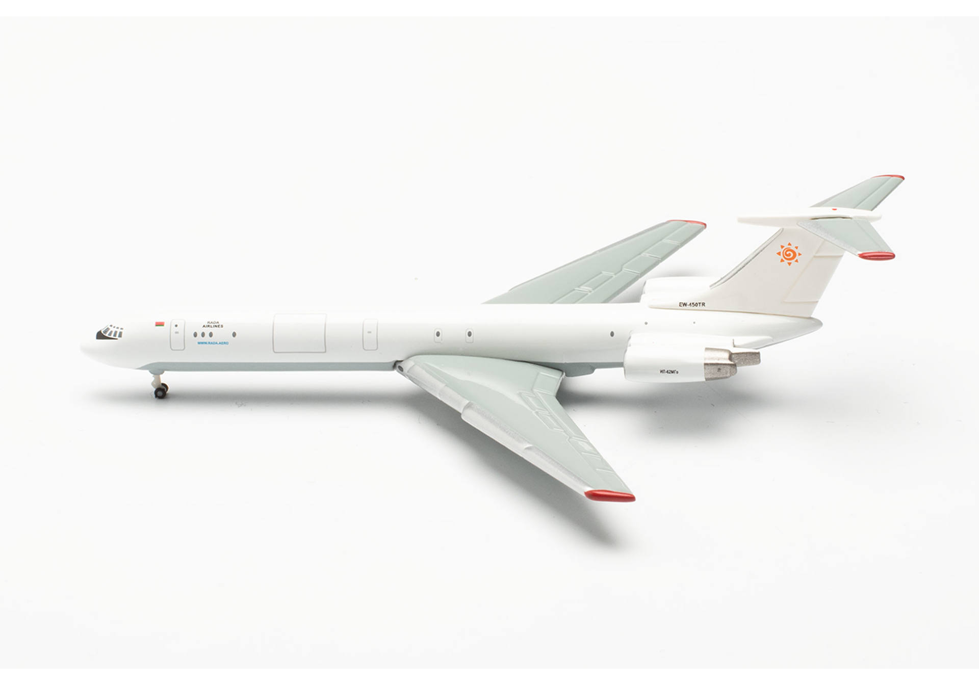 Rada Airlines Ilyushin IL-62MF – EW-450TR
