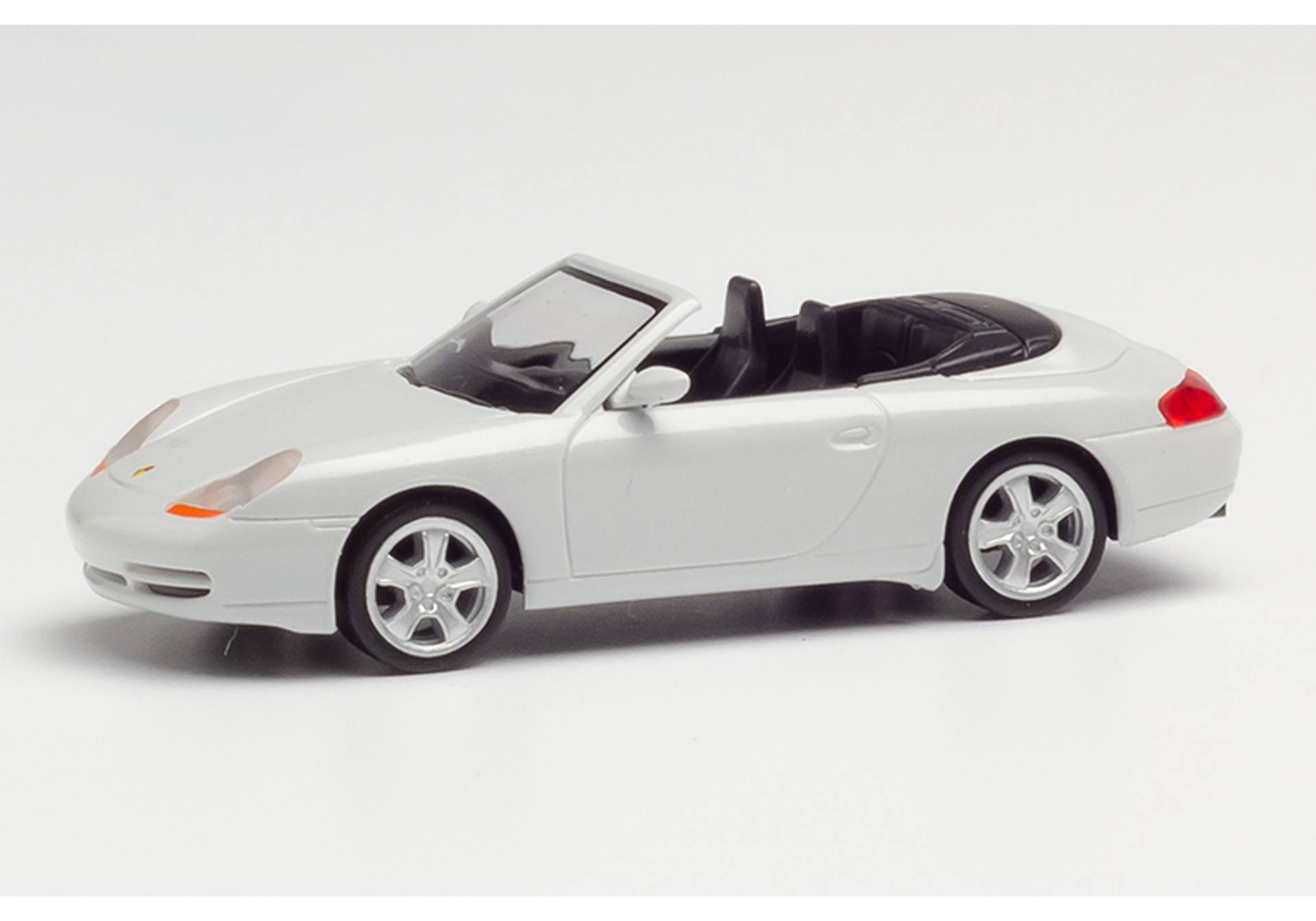 Porsche 996 C4 Cabrio, carraraweiß metallic