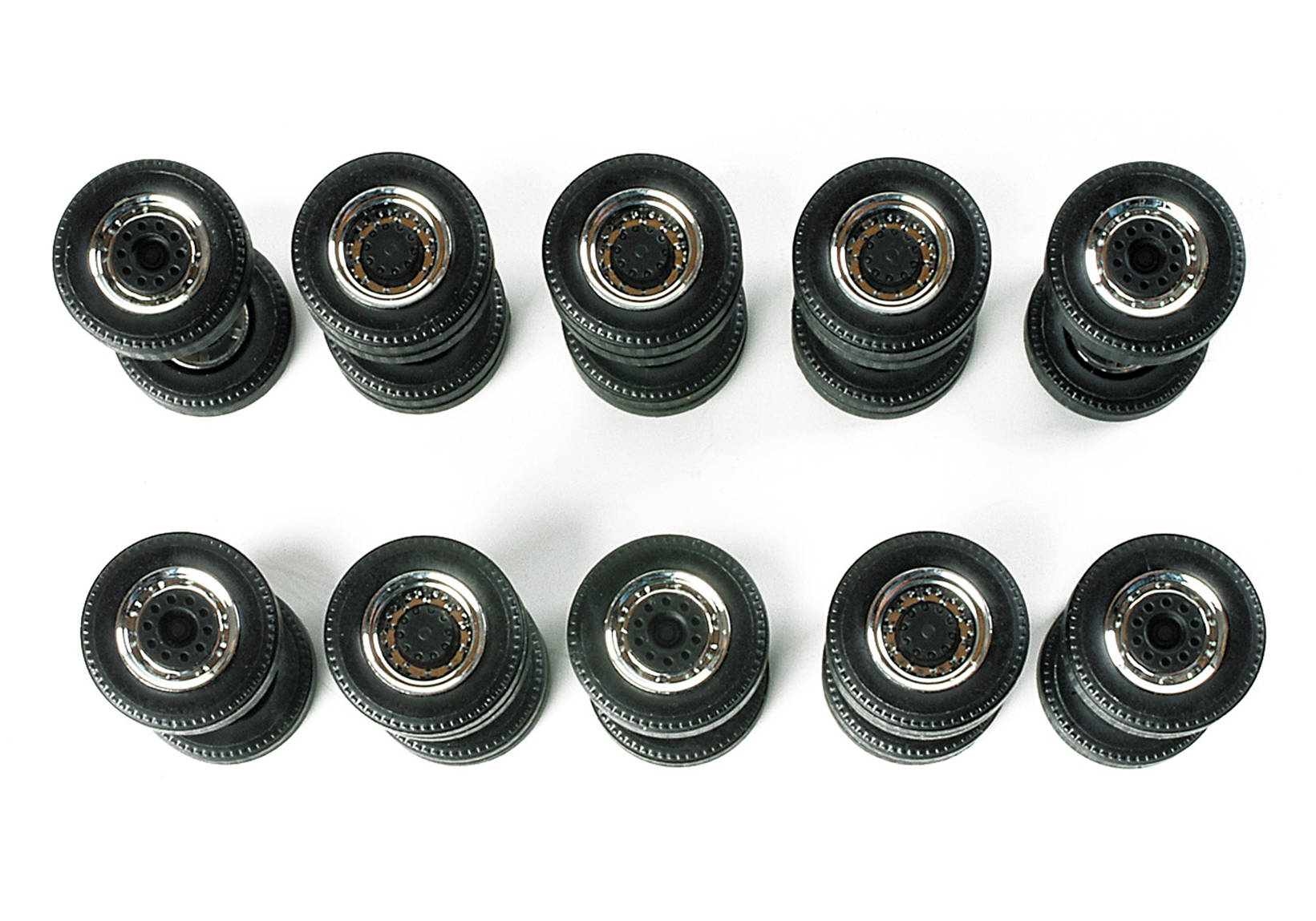 Special twin tires (chromium / black, 5 sets)