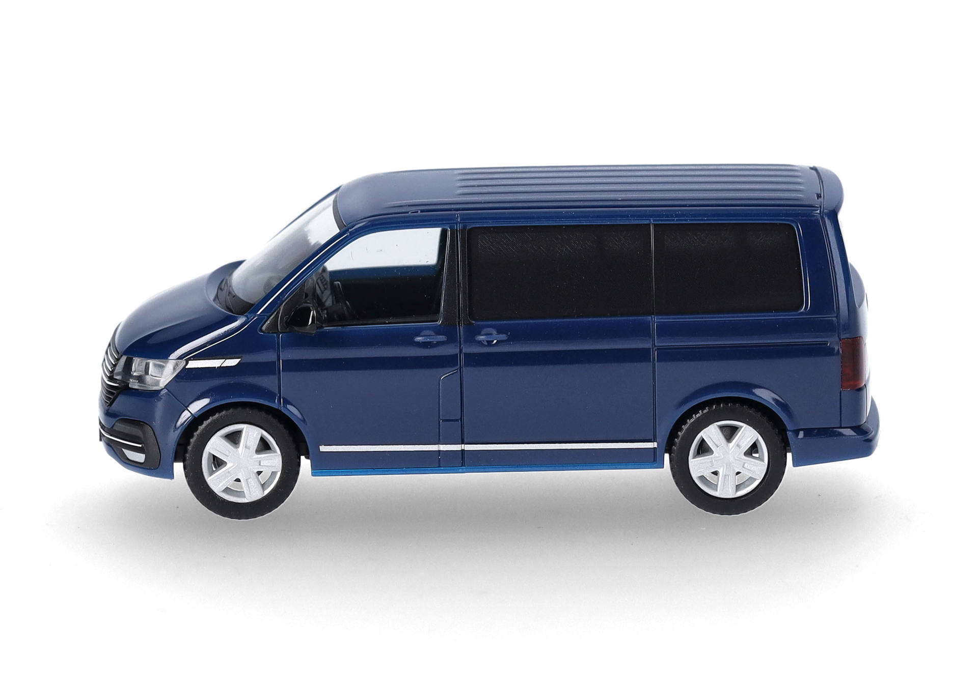 Volkswagen (VW) T6.1 Caravelle, deep ocean blue