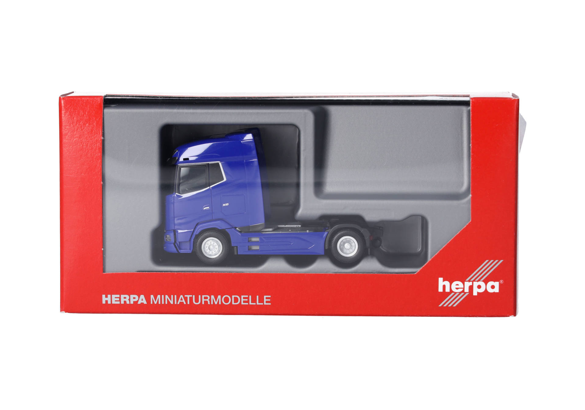 DAF XG rigid tractor 2axles, ultramarine blue