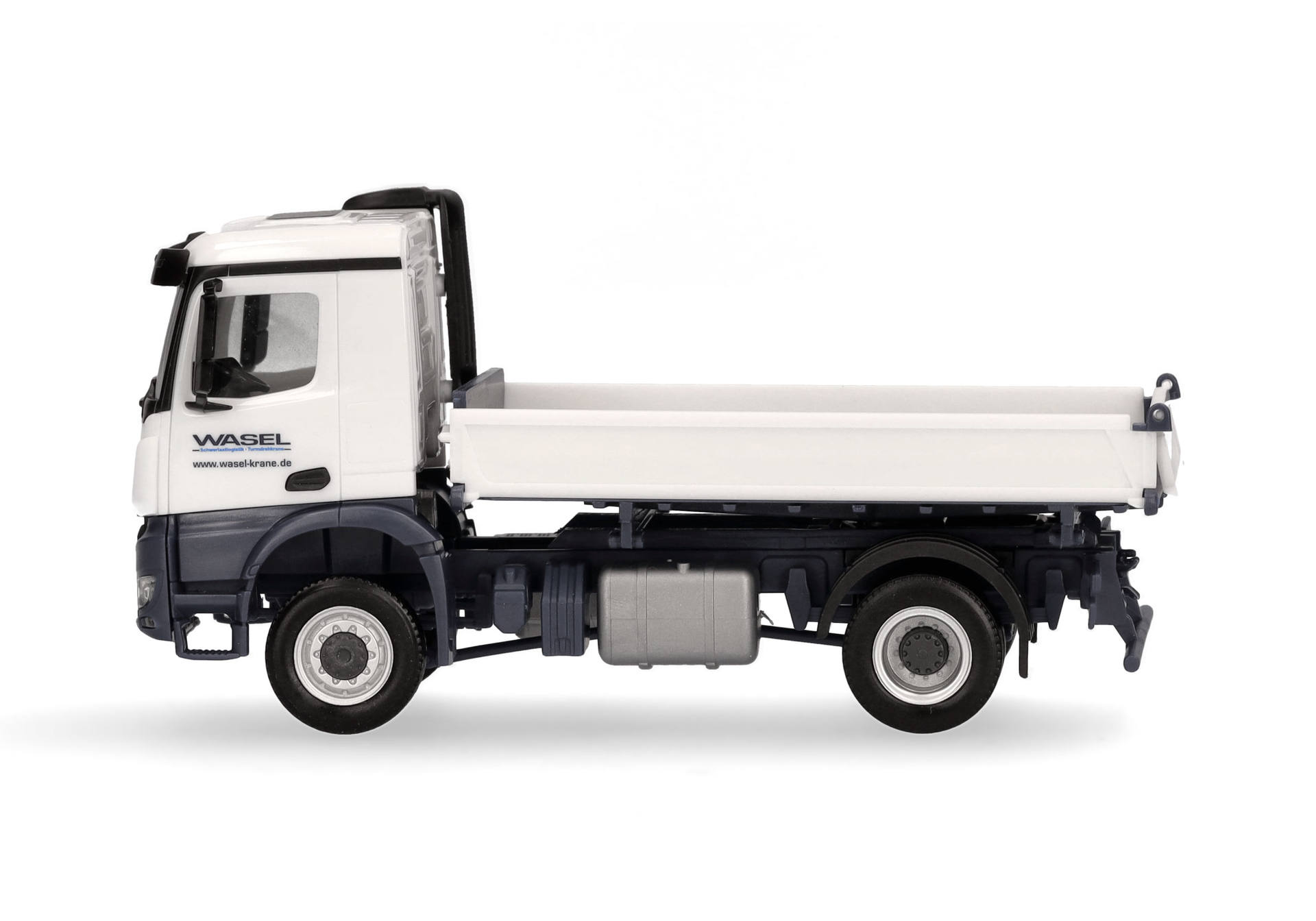 Mercedes-Benz Arocs M 4x4 three-way dumper "Wasel"