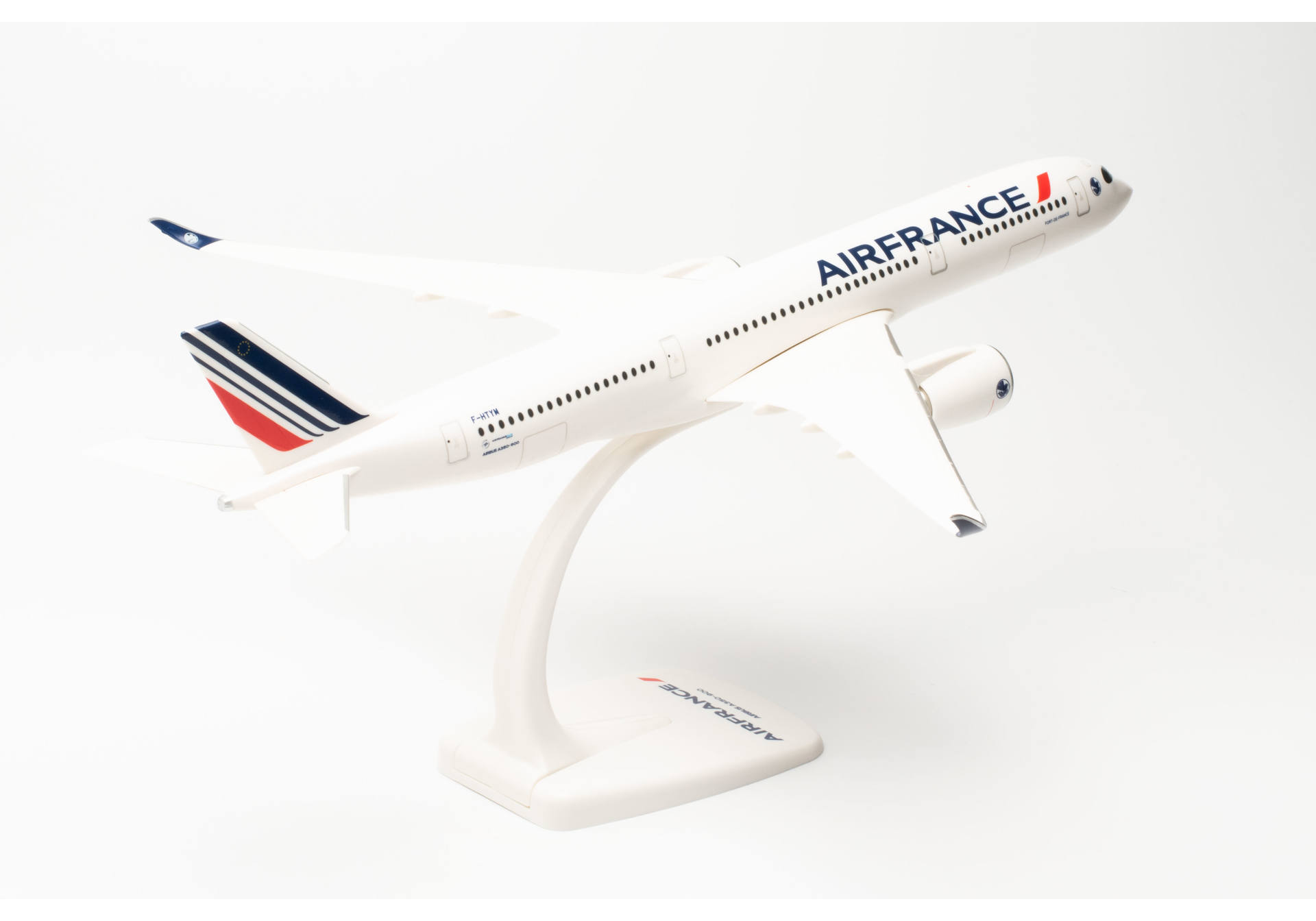 Air France Airbus A350-900 - 2021 livery – F-HTYM “Fort-de-France”